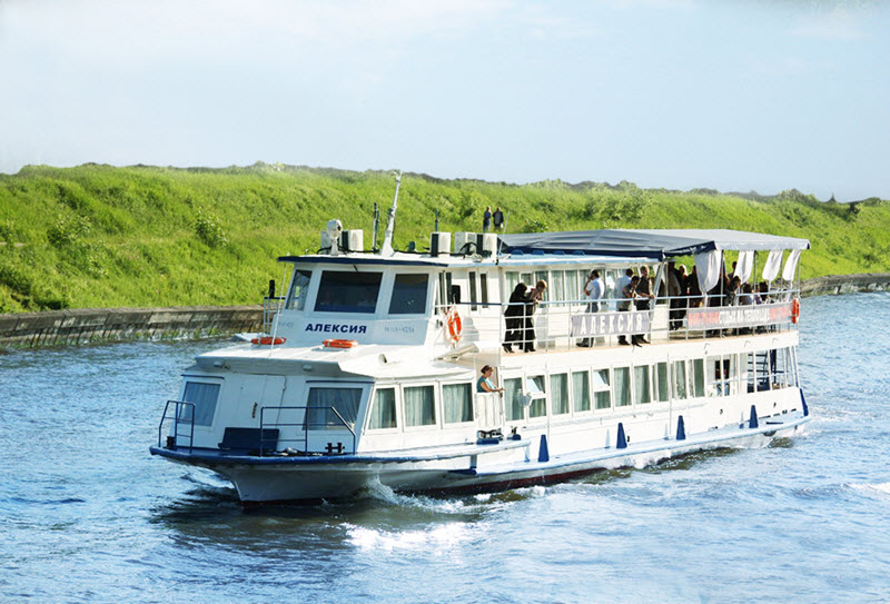 Прогулка «Золотой маршрут» по Москве-реке от Киевского вокзала до Китай города на теплоходе